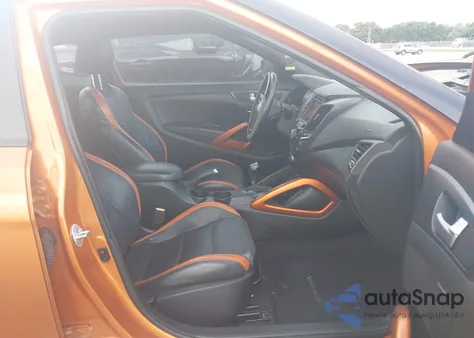 2016 Hyundai Veloster Turbo z USA, uszkodzony, nr VIN KMHTC6AE8GU284316